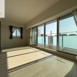 広々LDKになります♪窓も大きく気持ちの良い朝日を迎えれますね!(^^)!居間